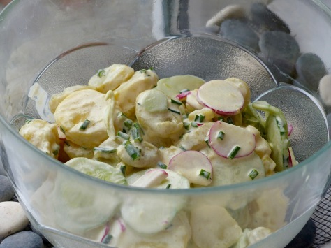 Rheinischer Kartoffelsalat mit selbst gemachter Mayonnaise 